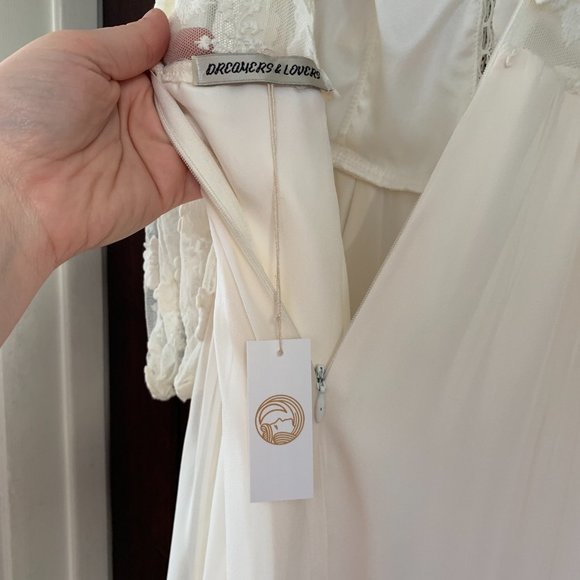 Brand New Dreamers and Lovers "Yaya" Lace & Silk Wedding Dress - Picture 8 of 11